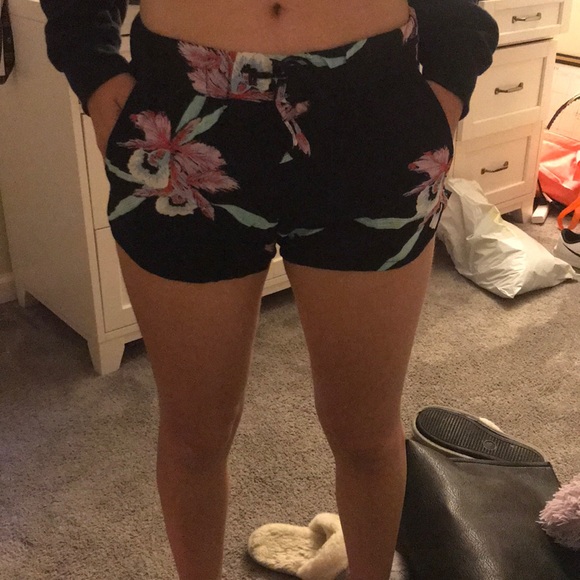 Vans floral shorts - Picture 4 of 5